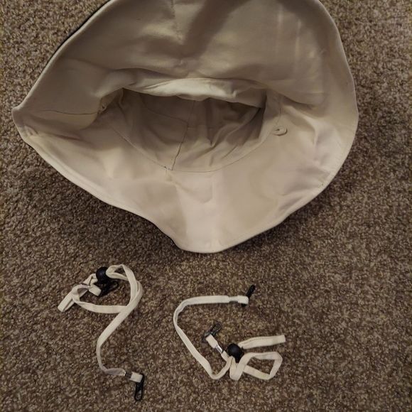 Double-Sided Bucket Hat - Picture 4 of 9